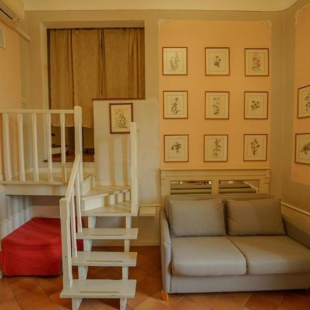 Tranquil Suite Near Museums And Train Station ฟลอเรนซ์ ภายนอก รูปภาพ