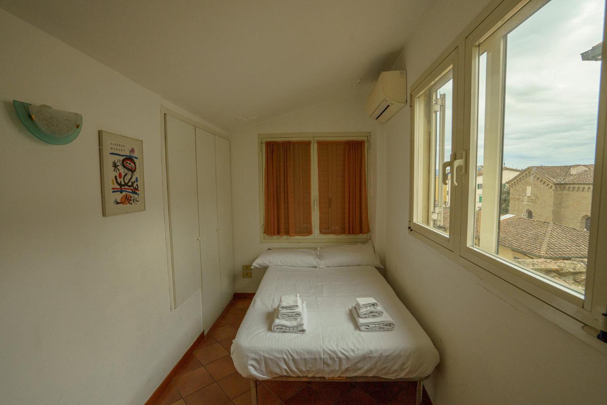 Tranquil Suite Near Museums And Train Station ฟลอเรนซ์ ภายนอก รูปภาพ