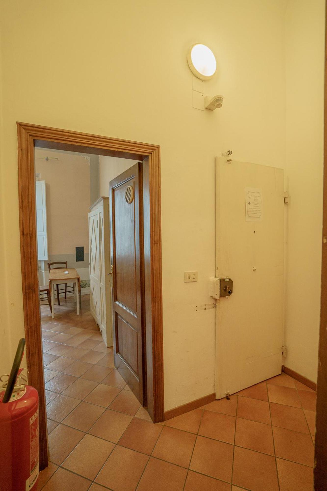 Tranquil Suite Near Museums And Train Station ฟลอเรนซ์ ภายนอก รูปภาพ
